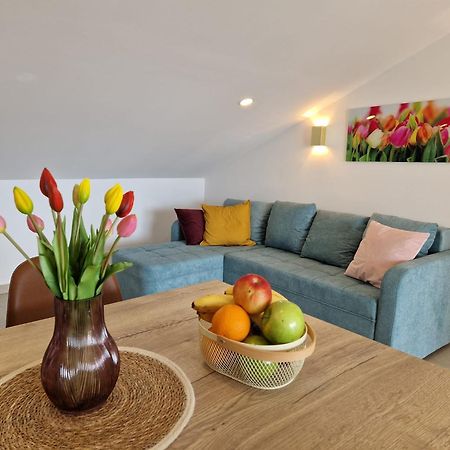 Haus Mit Meerblick Лопар Екстер'єр фото