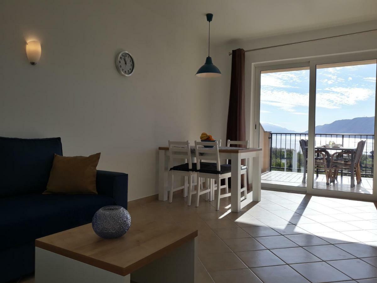 Haus Mit Meerblick Лопар Екстер'єр фото
